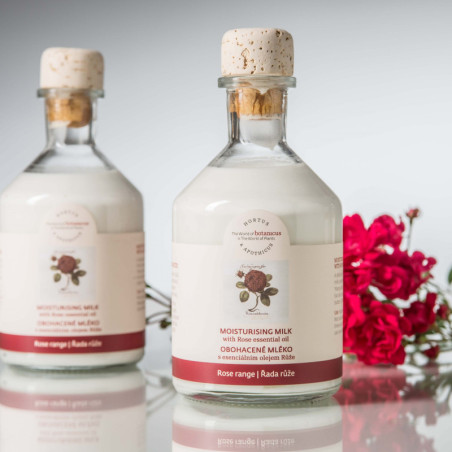 Obohacené mléko s esenciálním olejem růže